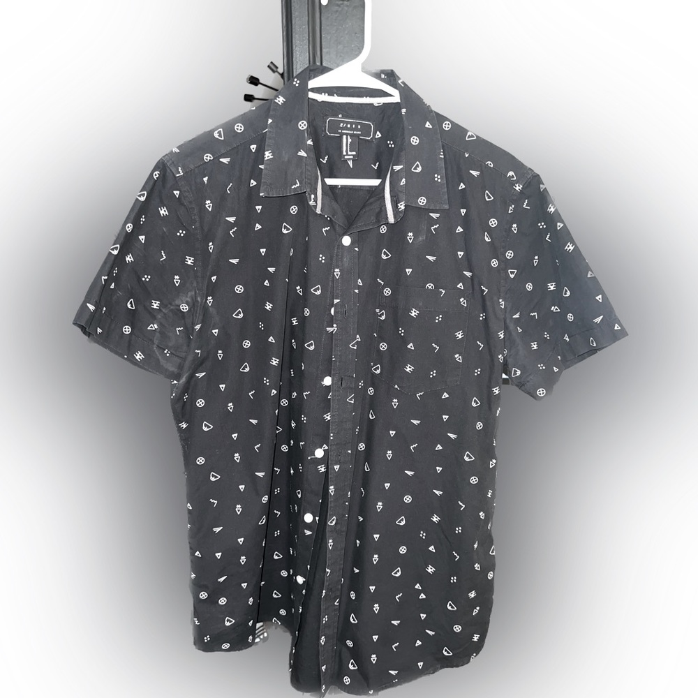 Button down geometric shapes